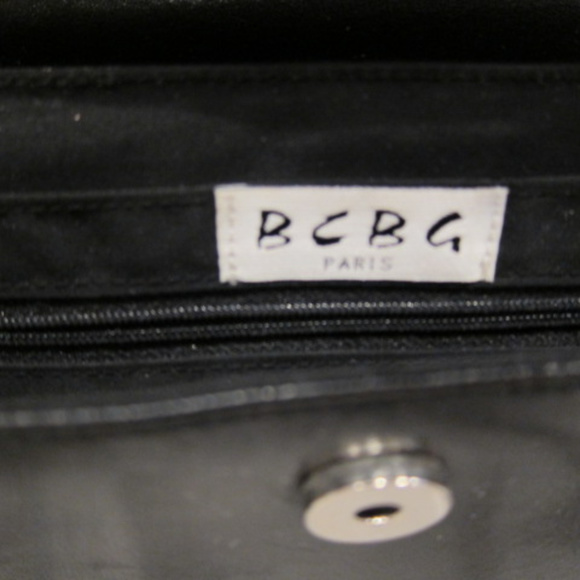 Women Handheld Shoulder BCBG Paris Black Vegan Faux Leather Bag Purse Top Handle - Picture 6 of 8